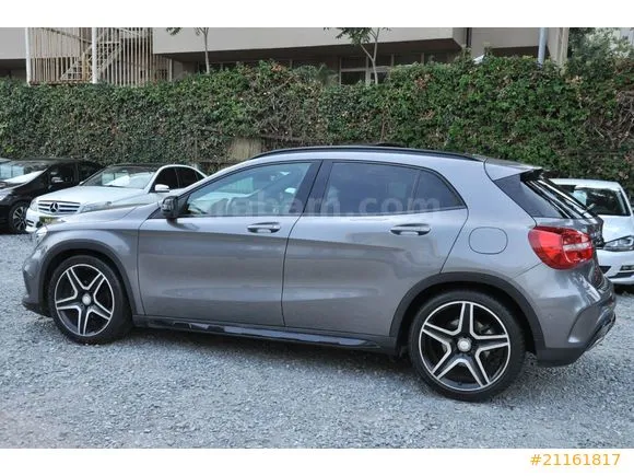 Mercedes-Benz GLA 200 AMG Image 3